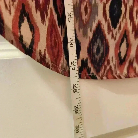 Maurices Pink Mid Sleeve Blouse NWT Size XS V Neck Geometric #I261 - Picture 4 of 5